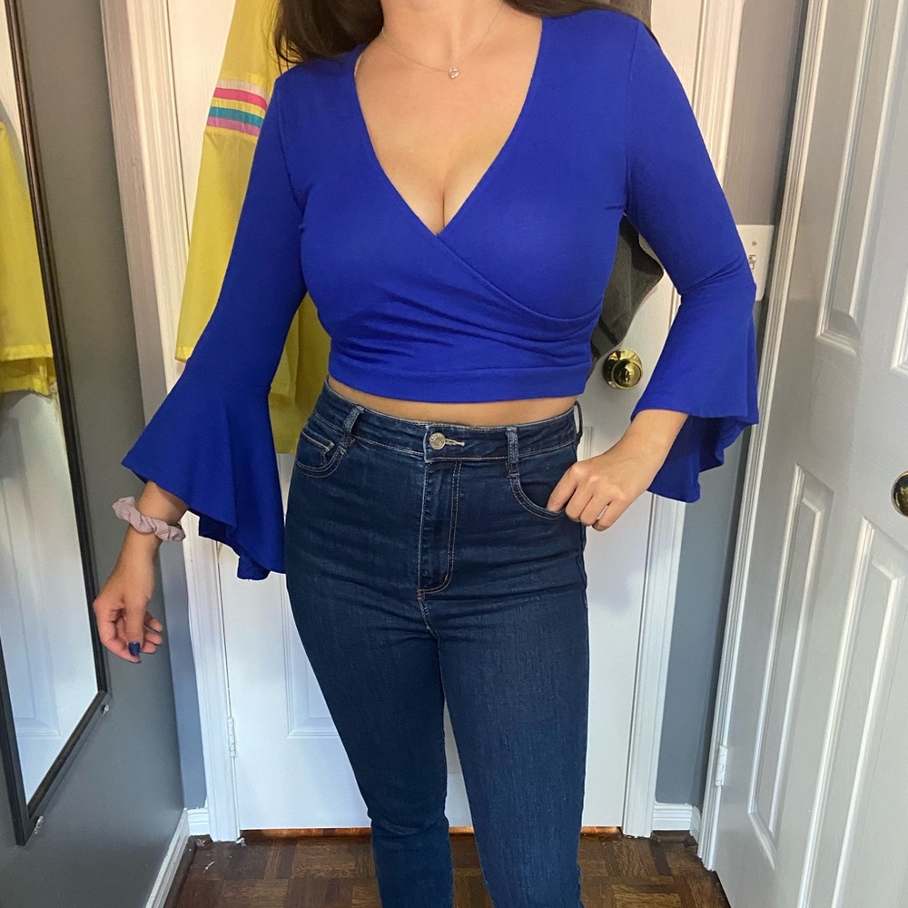 Blue long sleeve cross top